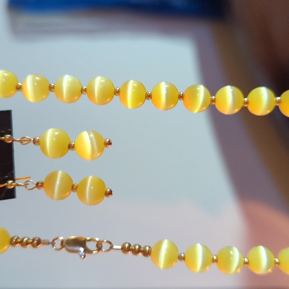 Jewelry - Yellow Cat Eye Necklace & Earrings!